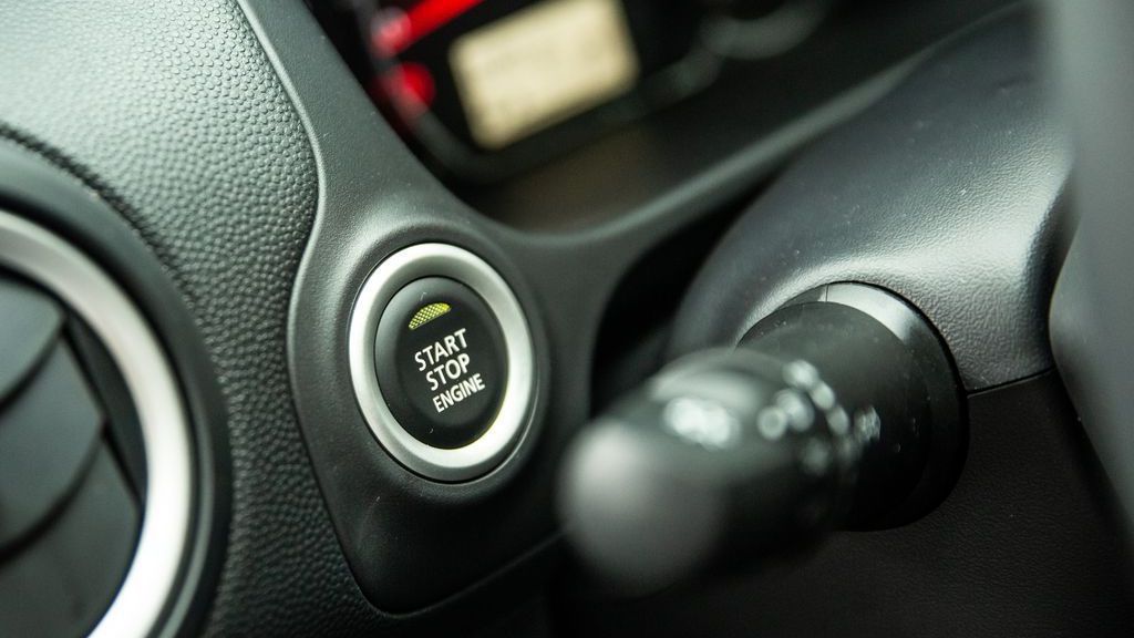 Nút bấm khởi động Mitsubishi Attrage