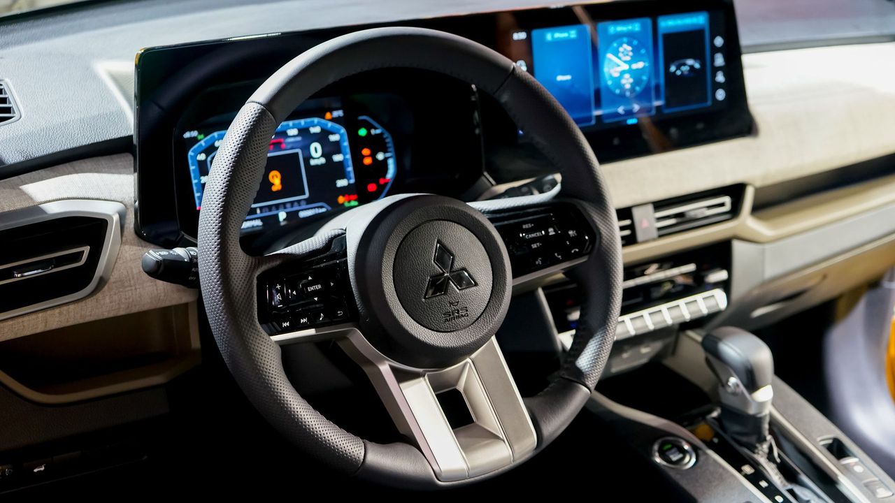 Vô lăng 3 chấu trên Mitsubishi XForce